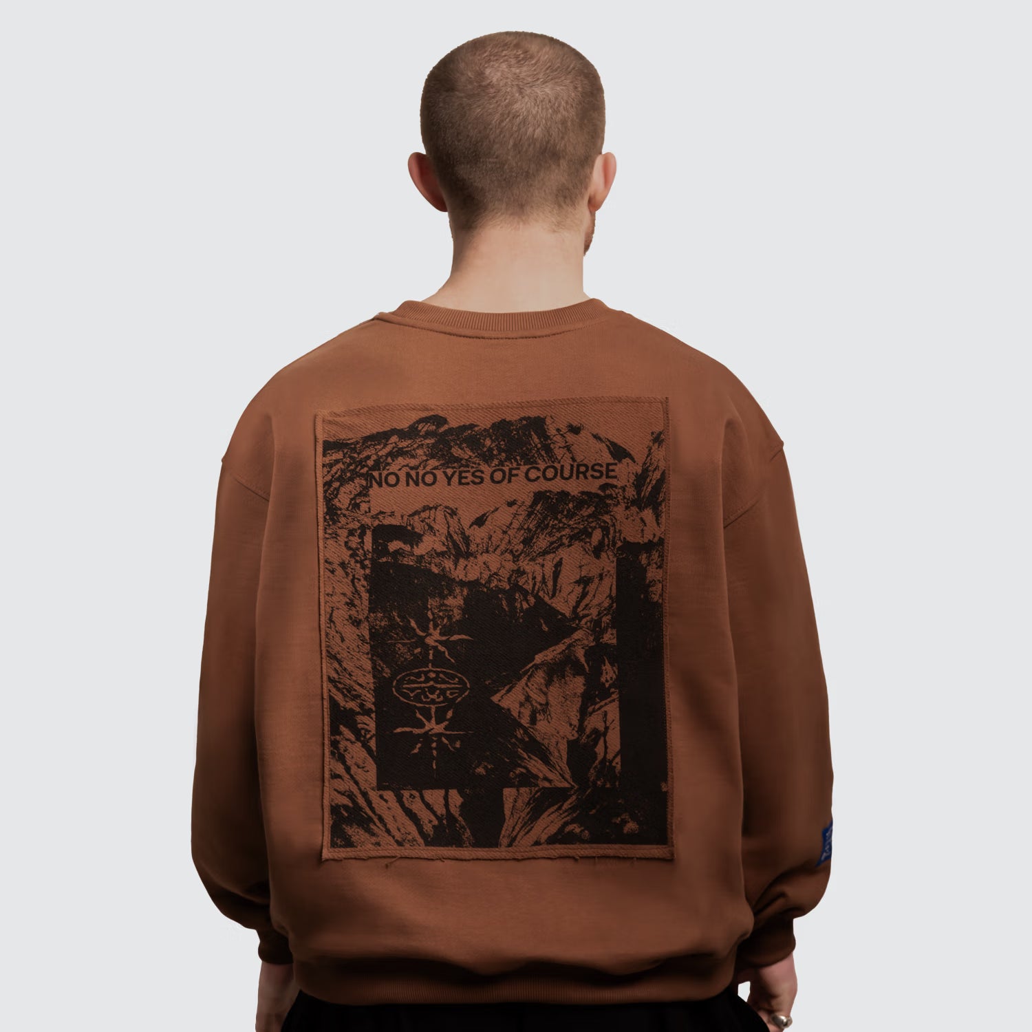 The shape of silence - Back Path Crewneck - Brown